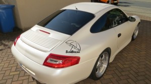 Sunbreak Scheibentönung - Praxisbeispiel getönte Heckscheibe und Seitenscheibe beim Porsche 911